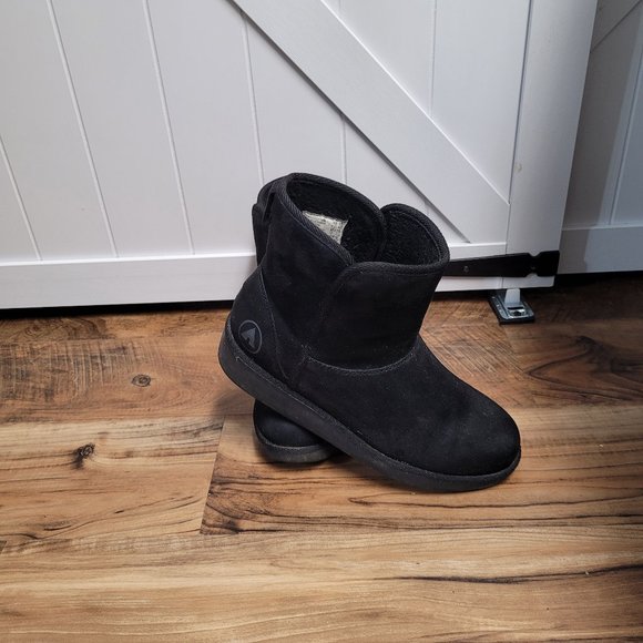 Payless Airwalk Women's Black Short Cozy Boot Size 8.5 - Picture 9 of 12